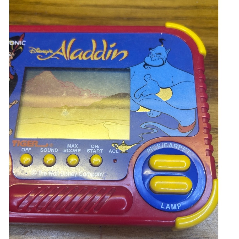 Tiger Electronics Aladdin Handheld Game Red Plastic Vintage 1990 - Picture 8 of 9